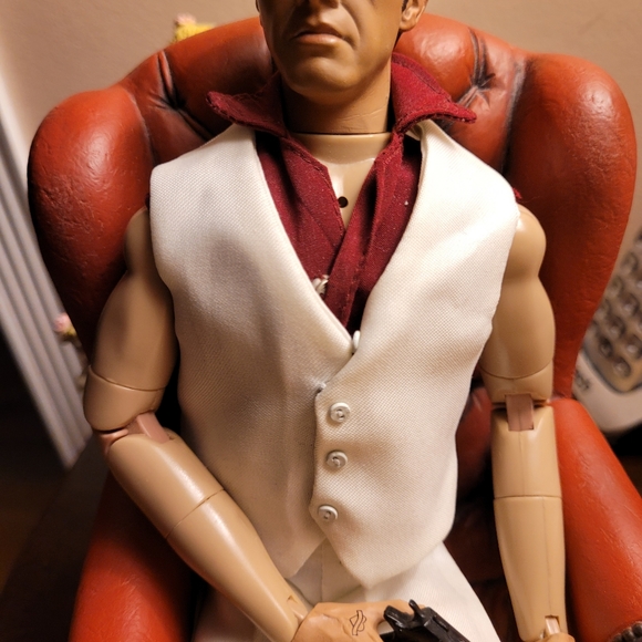 Al Pacino "Scarface" custome action figure plus blench, sorry no fur jacket. - Picture 5 of 6